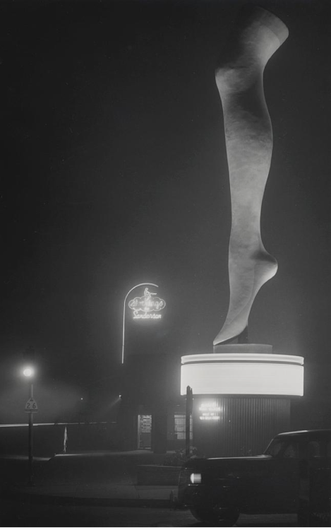 westside-historic:A very noirish shot of the Sanderson Hosiery Company in West Los Angeles in 1949, 