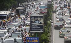 images4images:  Rush hour in Hanoi, May 2012. REUTERS/Kham3000x1842