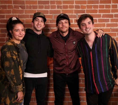 @ZachSangShow Our full interview with @Louis_Tomlinson is up now!! | Watch HERE