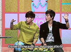 jiyeops-blog:  21/50 gifs on why I question the people I stanSiwan’s flawless advice on how to kiss your boyfriend.    