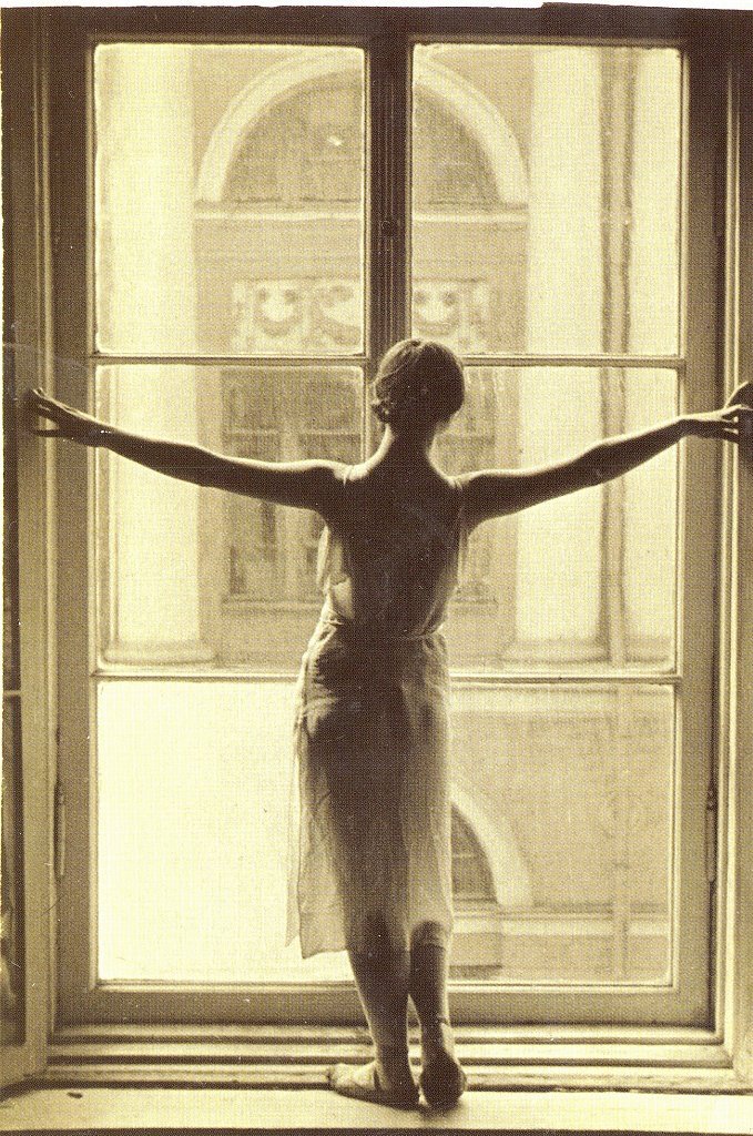 tsiskaridze:  I love this photo of Alla Shelest standing on a windowsill in Vaganova