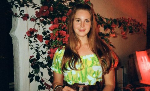 dellrey:  Lana Del Rey at Coachella in Palm Springs last week (04.16)