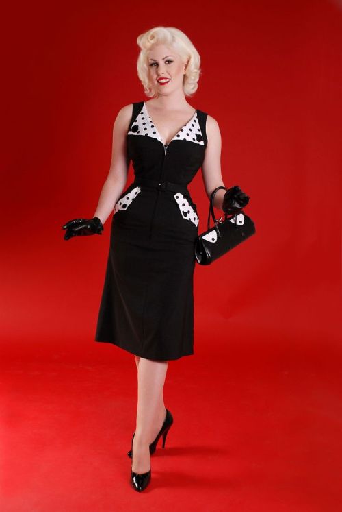 miss-martini-corsets: #Rockabilly #Gothabilly #Pinup #retro #vintage inspired #crybaby #corset #wigg