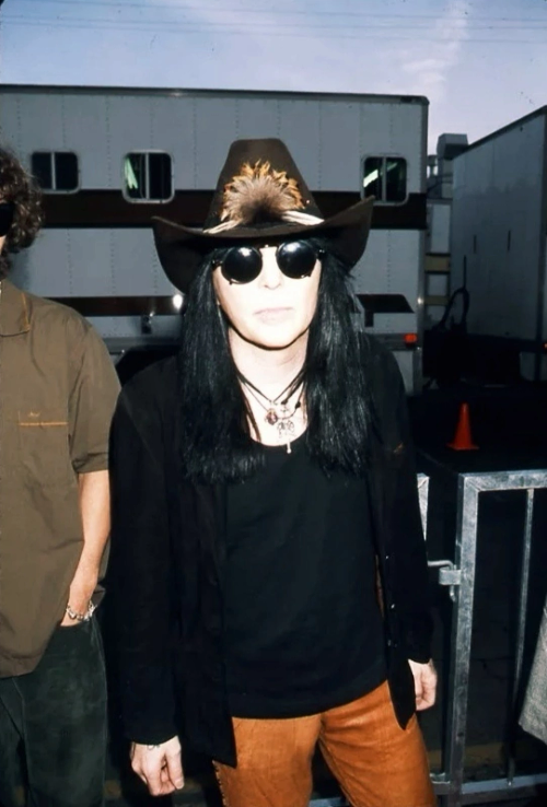 Hey Girl. Now That I Saw The Other One. Do You Have Motley In Cowboy Hats?