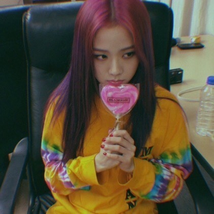 kpoppertwt: JISOO + G-DRAGONicons © jisooicons  jichuicons headers are ours