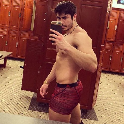 themaleasshall: @shen_roc_