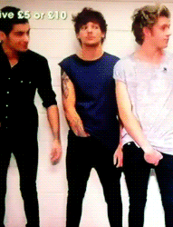 headbandlouisaf:  ❅ Have yourself a merry Louis Christmas ❅  -> Memorable Louis moments  