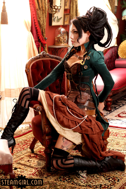 steamgirlofficial:  Now some of these pieces of clothing and accessories on Shannyn Visceral may look familiar, and as they should if you’ve taken the time to visit Steampunk Couture and checked out this year’s collection. But it just looks so good