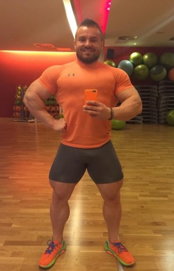 keepemgrowin:  Built, sexy muscleboy… just imagine him in posers.bodybuilers4worship:  I like orange too…. Very Dutch ….. You wanna compare wardrobes
