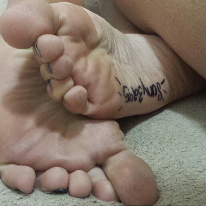 sony512:  From my instagram acct. from @sensual_soles.1Reblog  Beautiful feet