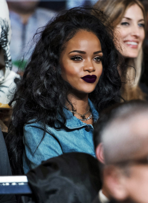 itcuddles:  bl-ossomed:  queen  I loved her lipstick. 