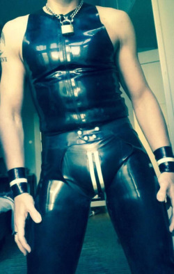 RUBBER-PUPPY RUGI