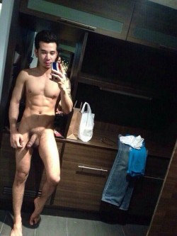 thaiexhibit:  Very hot Thai guy