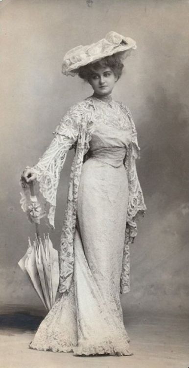 Beautiful Late Victorian/Edwardian dress, hat and umbrella