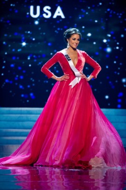 n0-0ne-gets-out-alive:  Olivia Culpo Miss Universe 2012