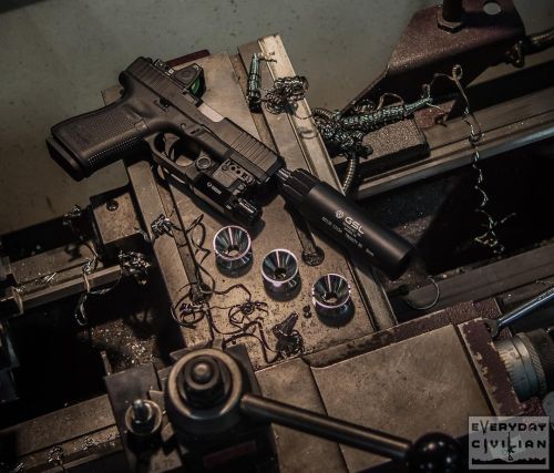 #sundaygunday industrial with @glockinc 19 Gen 5, @viridianweapontech, @gsltechnology Trinity SS, @t