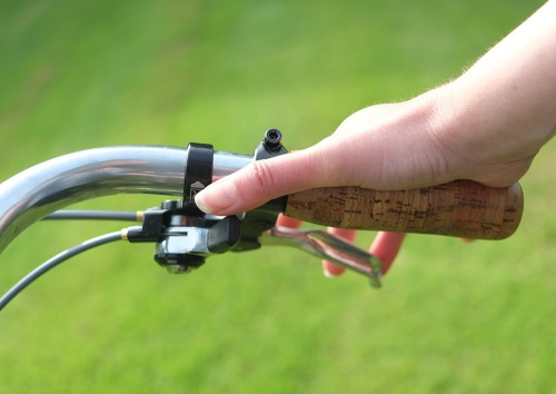 davewellbeloved: Interesting post on reverse setup for your brakes and thumbie (via Lovely Bicycle!: