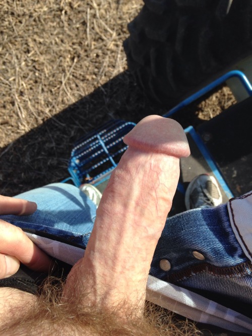 http://nudedriver.tumblr.com/post/121043356374