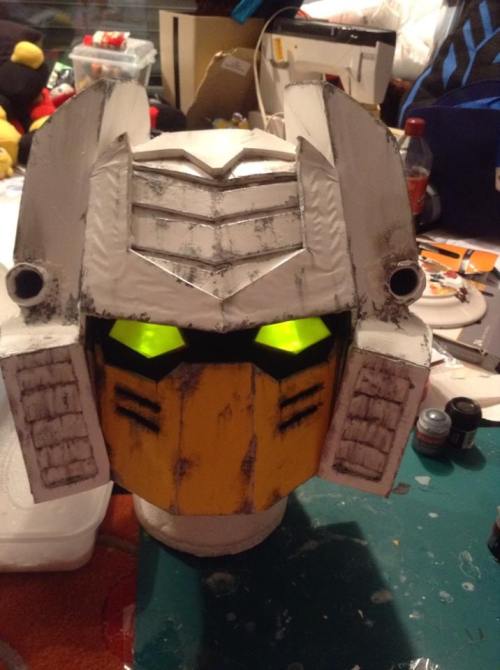 invisiblemoose:  rungian:  My decapitated robot head  Whoa, that’s amazing. 