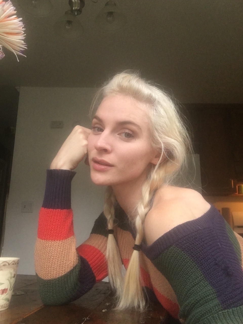 smouldered:  tsugua-a:  evesvitamins:  tsugua-a:  smouldered:  oh yah?  God  Elsa?!