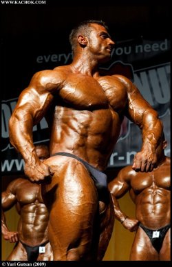 the-swole-strip:  zoltan voros  http://the-swole-strip.tumblr.com/