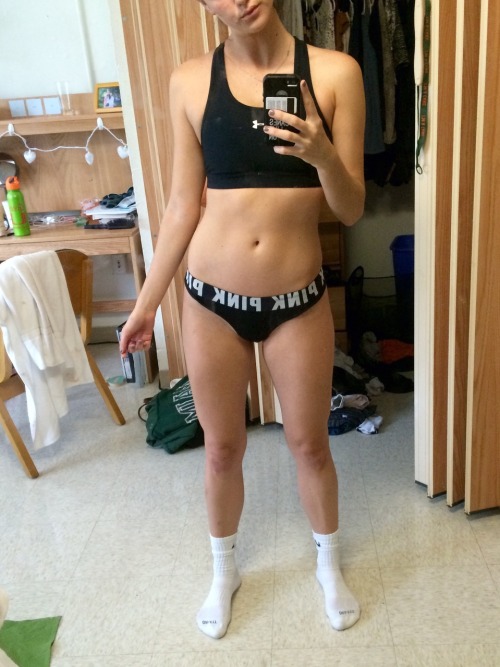 fitnfreaky:  I haven’t tracked anything so I can’t even make a legitimate update but I’ve been eating good food and lifting 5 days a week. Haven’t even weighed myself bc I’ve been too lazy to find the scale haha but hoping that I’ve got some