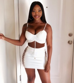 dresssexy4me:  https://www.instagram.com/p/BmPGoNOgwQo/?utm_source=ig_share_sheet&igshid=odsdfit1ybkx