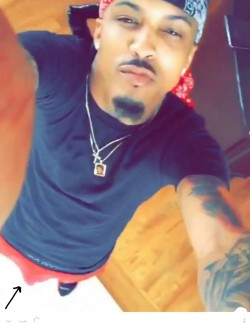 lamarworld:  August Alsina bulge 