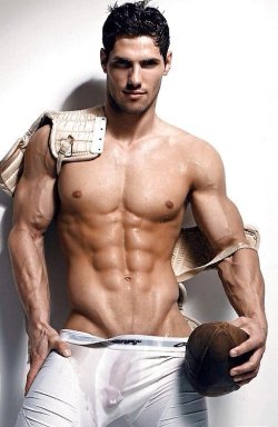 italian4fun:  Hot football player without