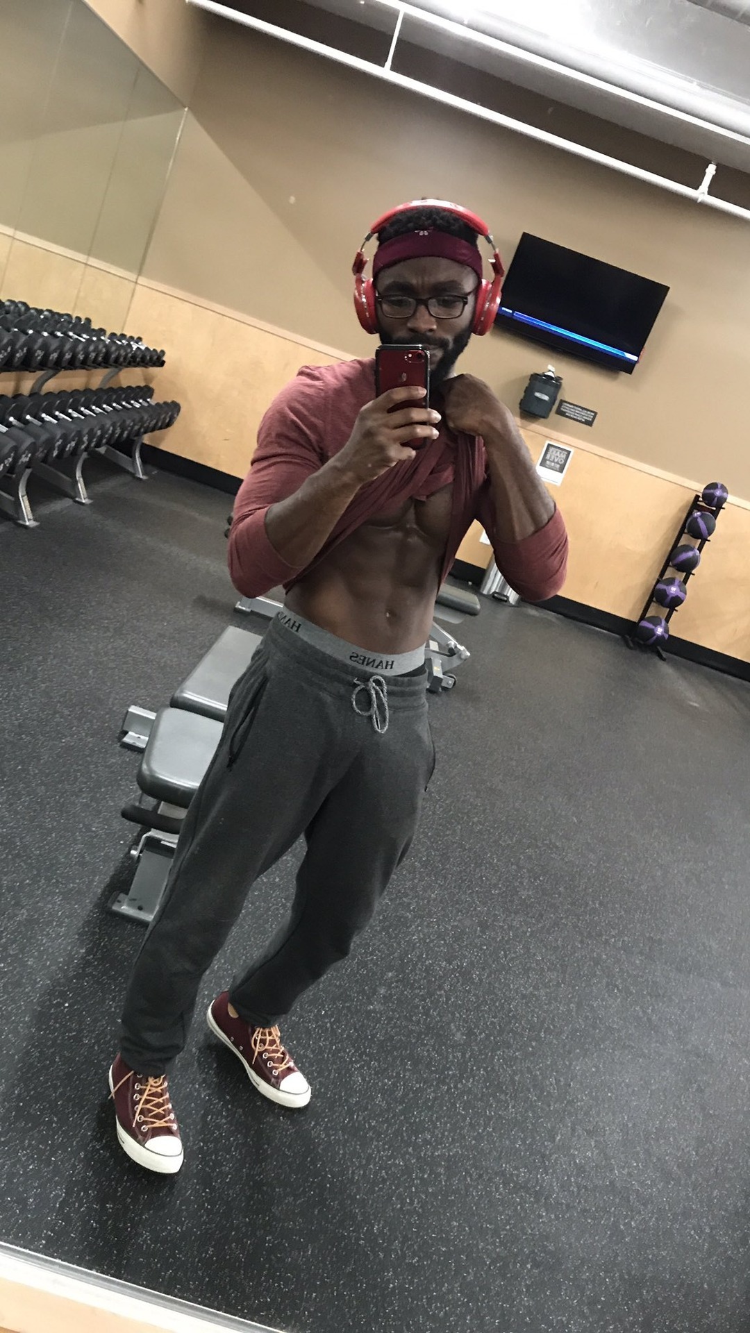 dexter-xxx:  Str8 exhibitionist that loves his ass to be played in &amp; played