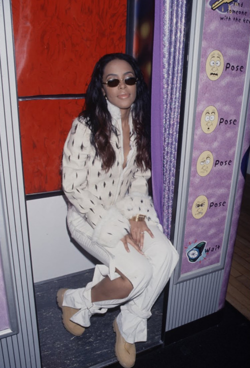 twixnmix: Aaliyah at MTV Studios in New York City on March 15, 2000. 