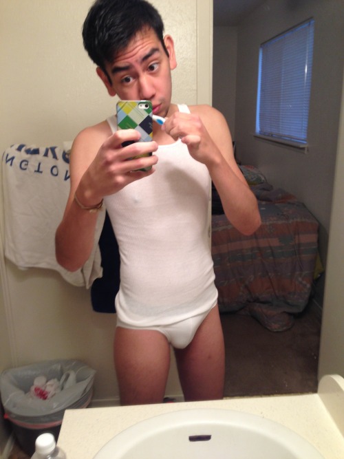 adventuresofanangel:  I don’t usually do this…. AT ALL!! but decided to go ahead and do it. Hell i felt good about the pic.  