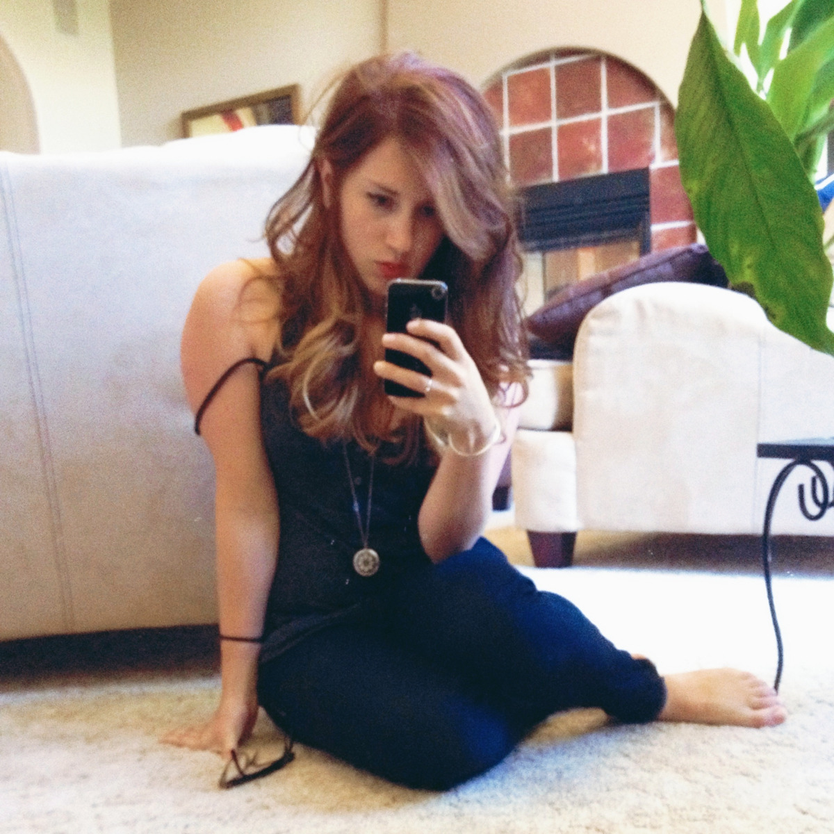 alexisnielson:  alexisnielson:  Just got my hair done!  Thinking ‘bout just chopping