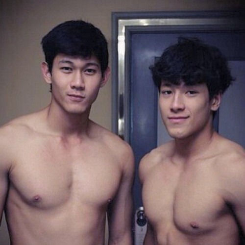 http://gaykoreandude.tumblr.com/post/110790387658