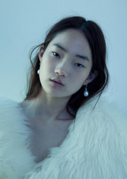 coreanmodel:  Shin Hyun Ji for Oyster magazine