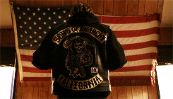 thegavelcorrupts:  Jax Teller in every episode: 1x01 - pilot 