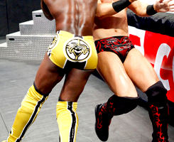 Porn Pics :  Some of Kofi Kingston’s best gear 