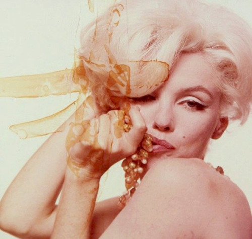 infinitemarilynmonroe:Marilyn Monroe photographed by Bert Stern, 1962.