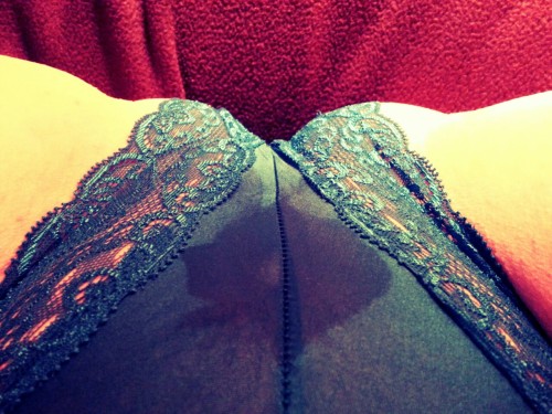 kat-snaughtyniceties: mr-mrs-insatiable: 