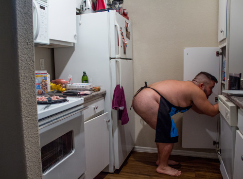 bearfugly:  cubbytendencies:  So I was cooking breakfast this morning (and yes this is how I always cook dinner, makes it so much more therapeutic)  Weirdo. Keep your fecal matter in your underpants. Not in your soup. And seriously how desperate is your