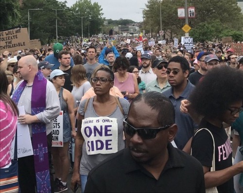 thelovingqueen:This is what resistance looks like. Fight white supremacy!