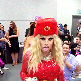 pardonmewhileipanic:  damnkatya: katyagarbage:  [x]  Elegance.  my one true god