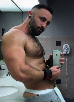 Follow my two hairy men blogs:http://sambrcln.tumblr.comhttp://hairysex.tumblr.com