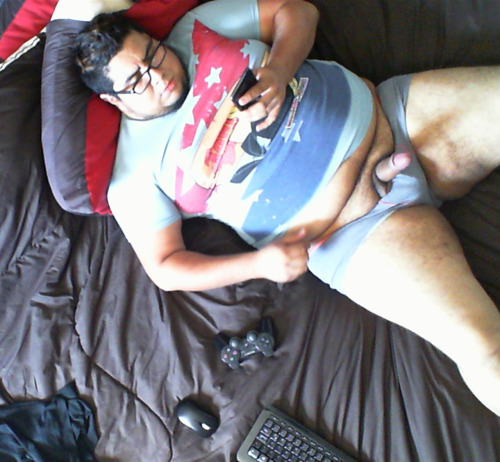 adam-and-chubs:  Adam-and-Chubs post #10 http://duelcub.tumblr.com 