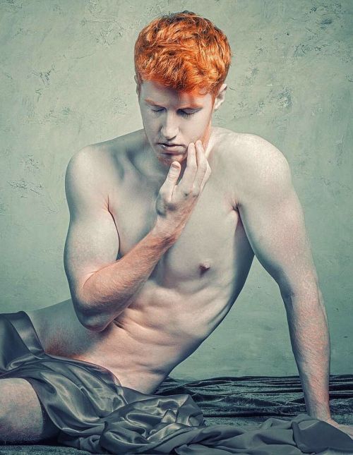 bearnakedbaker:  Troy Schoonmen