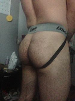 txevildoer666:  campusbeefcake:  submitted to CBC: Same hockey dude from the other day. We had him do a whole undies show for us. CBC:god DAMN   Framed so nicely 