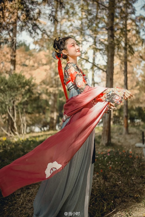 Traditional Chinese hanfu | 朝露之城 | 当小时