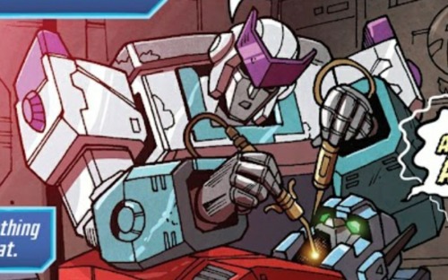 ... SG!Ratchet's Colors Are Super Pretty. Like, Look At Him.