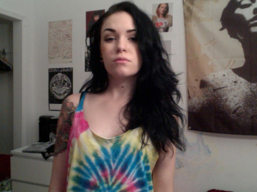 -skynet:  because i always seem to end up taking pictures from the side so ok