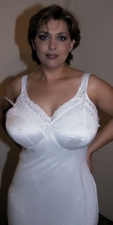 girdleandcorsetlover: unbelievablePlease adopt me mommy